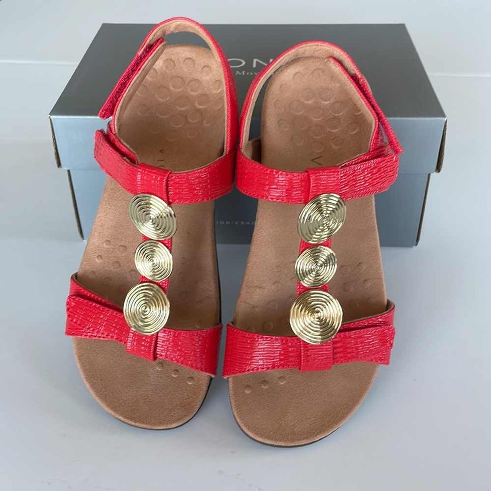 NWT Vionic Farra ll WVN Cherry Size 6 M